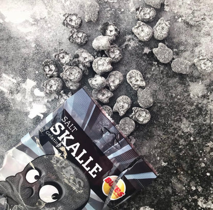 Bubs Godis Salt Skalle (2 Pack) - Salty Black Licorice Skulls - 90 Grams (3.2 oz)